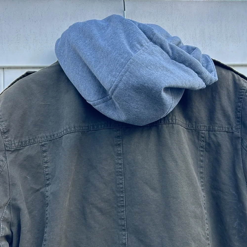 Levi's Cotton Sherpa Lined Trucker Jacket in MILITARY GREEN Size M Coat